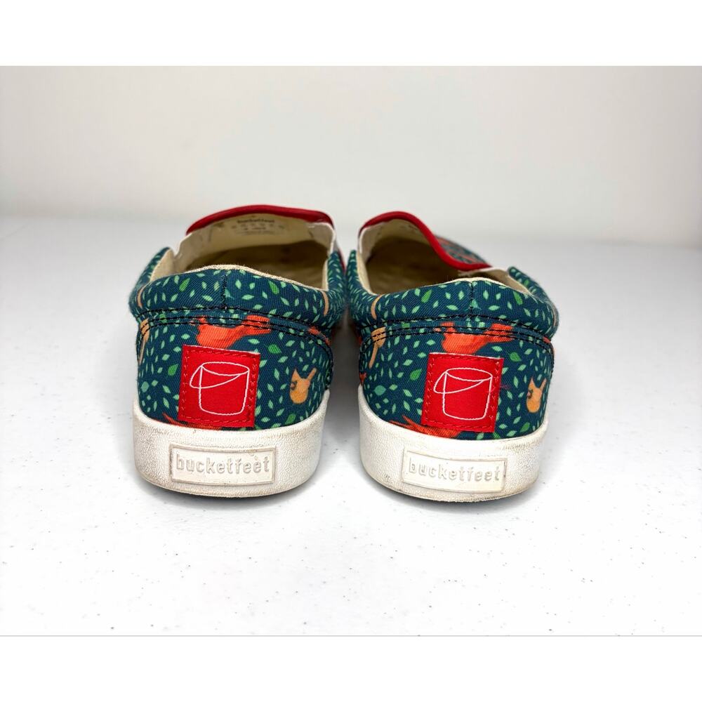 Bucketfeet Cardinal Bird Print Slip-On Canvas Sneakers Women's Sz 9 Art to Wear - Picture 3 of 11